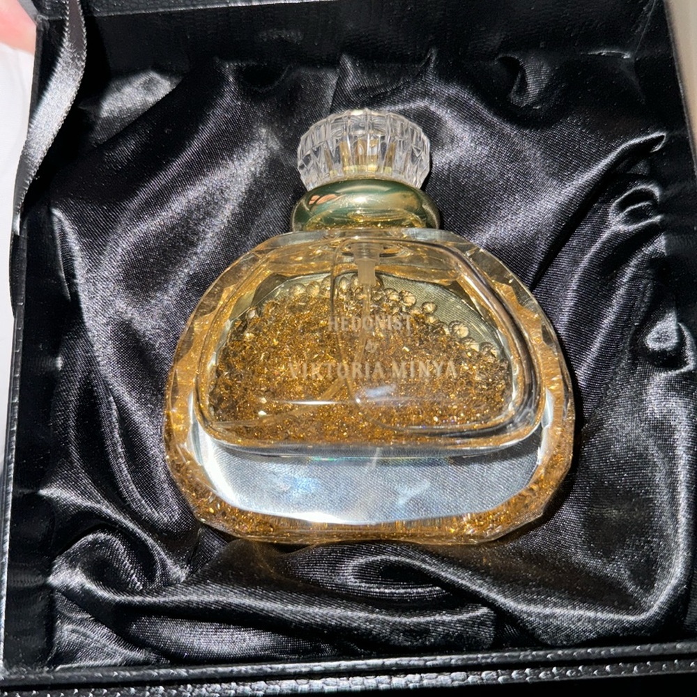 NEW PERFUME Hedonist by Victoria Minya